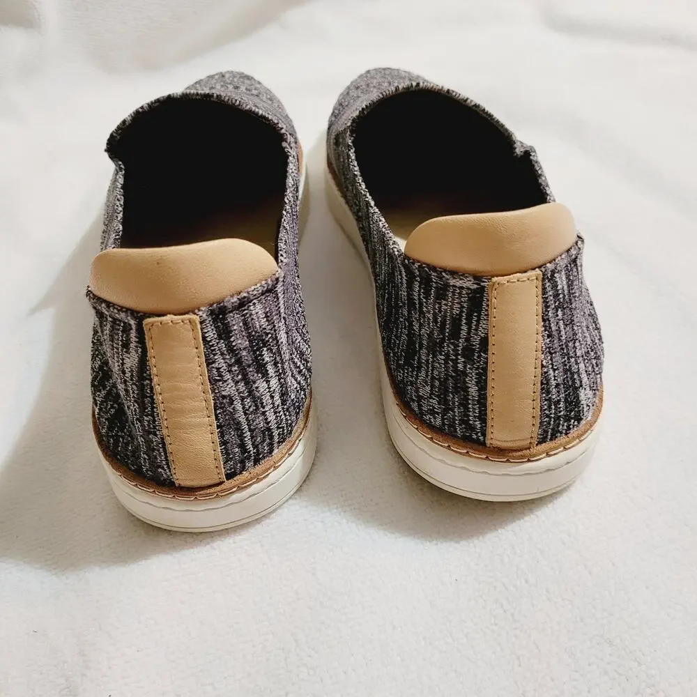 Ugg Womens Sammy black and white slip on casual shoes size 12